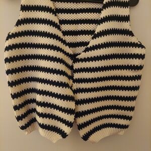 Striped V-Neck Knit Sweater Vest - Cream & Black